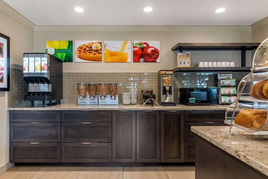 Quality Inn & Suites Amsterdam Fredericton Restaurant photo